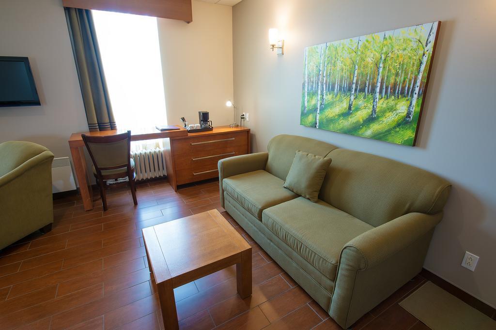 Hotel Du Fjord Chicoutimi エクステリア 写真