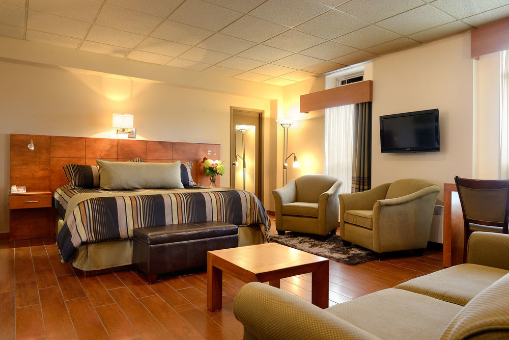 Hotel Du Fjord Chicoutimi エクステリア 写真