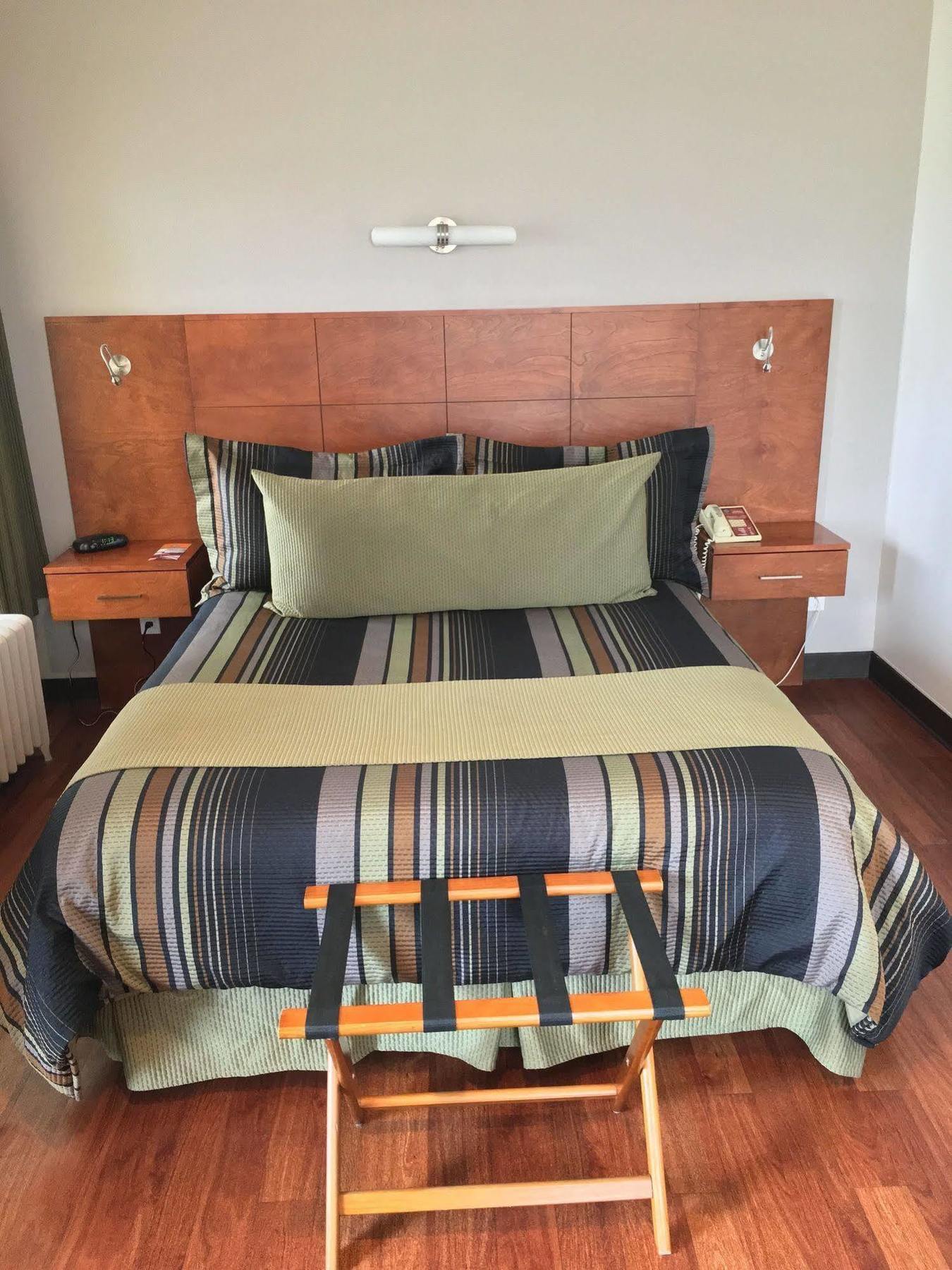 Hotel Du Fjord Chicoutimi エクステリア 写真